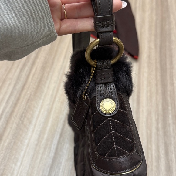 Y2K vintage Coach Ski Quilted Shoulder Bag with Fur Trim - Picture 3 of 13